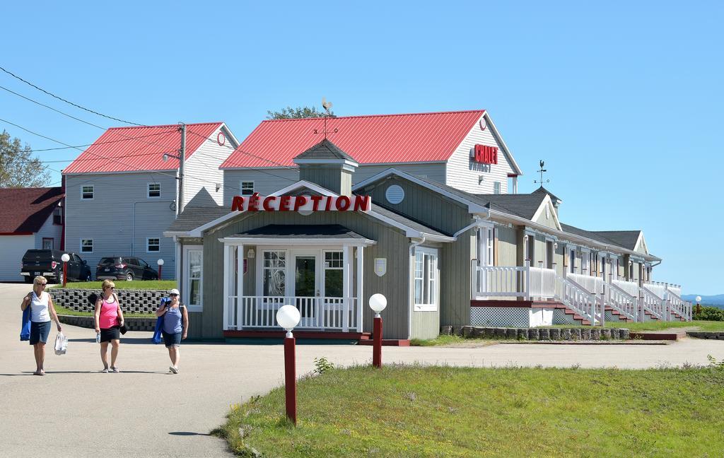 Motel Et Chalets Bo-Fleuve Evangeline 세인트시몬 외부 사진