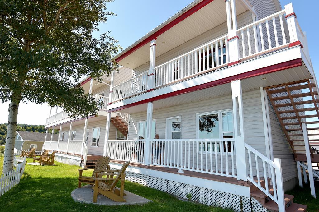 Motel Et Chalets Bo-Fleuve Evangeline 세인트시몬 외부 사진