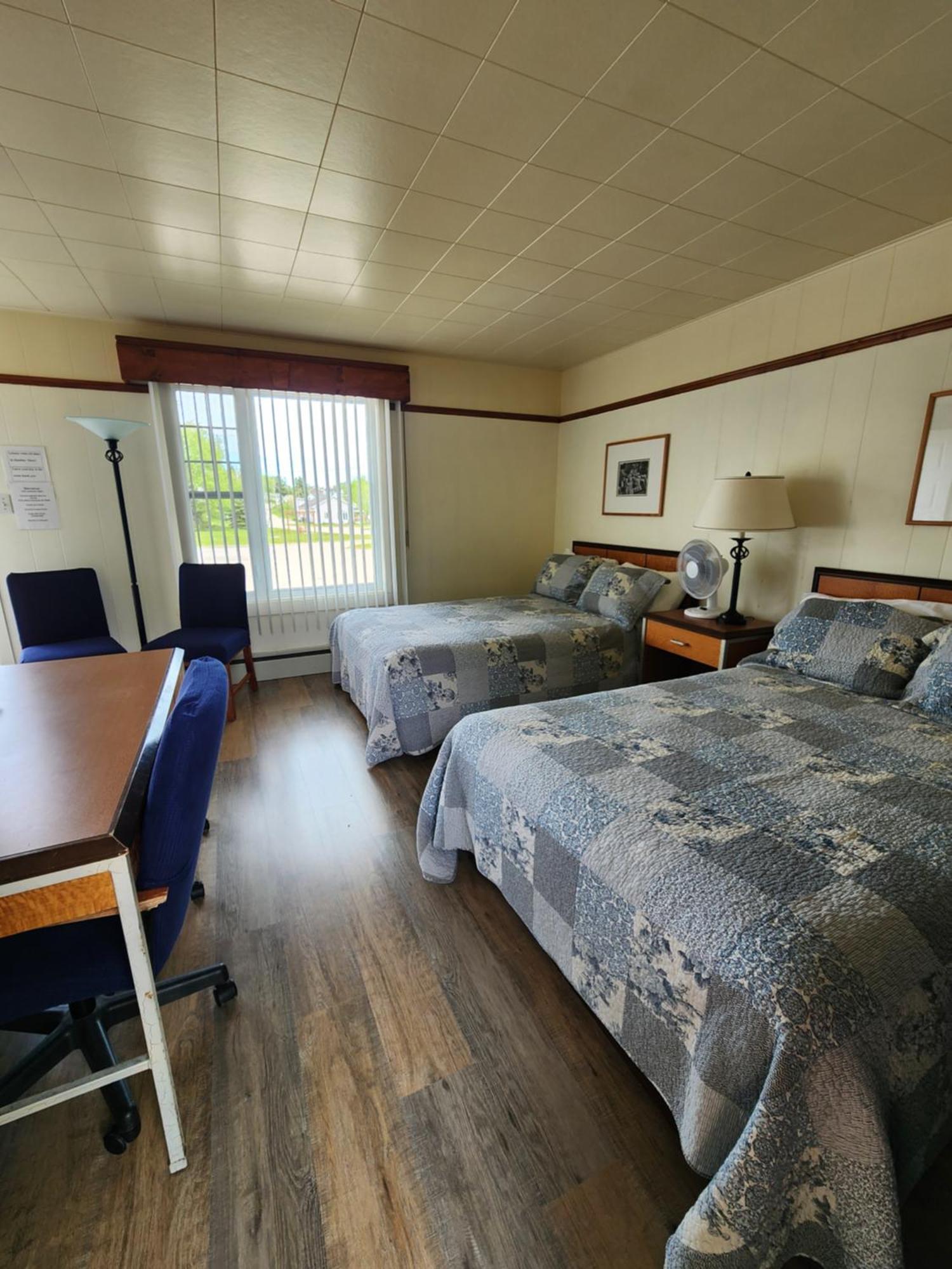 Motel Et Chalets Bo-Fleuve Evangeline 세인트시몬 외부 사진