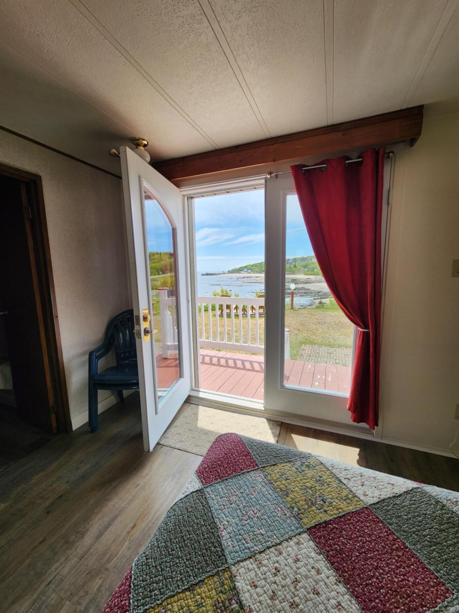 Motel Et Chalets Bo-Fleuve Evangeline 세인트시몬 외부 사진
