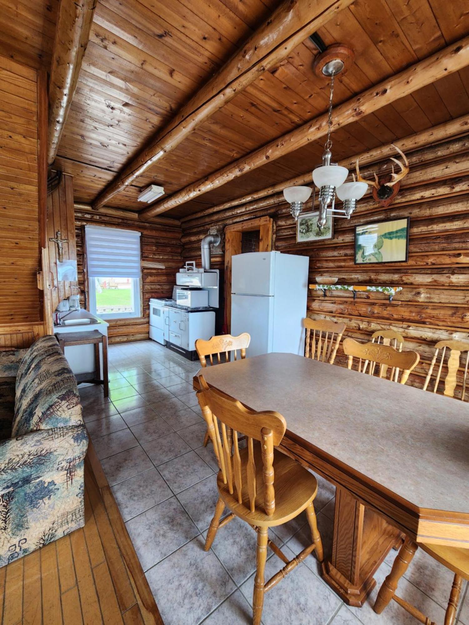 Motel Et Chalets Bo-Fleuve Evangeline 세인트시몬 외부 사진