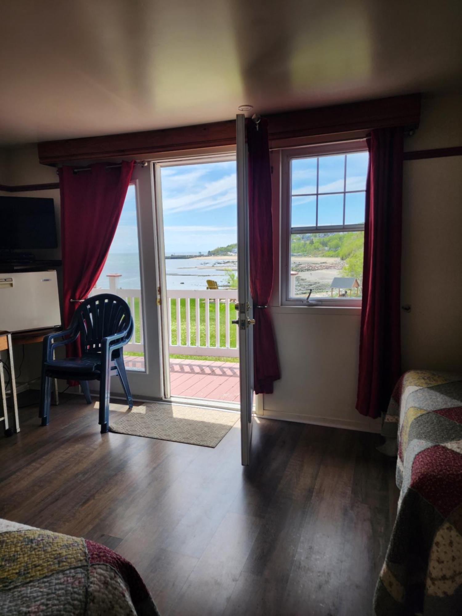Motel Et Chalets Bo-Fleuve Evangeline 세인트시몬 외부 사진